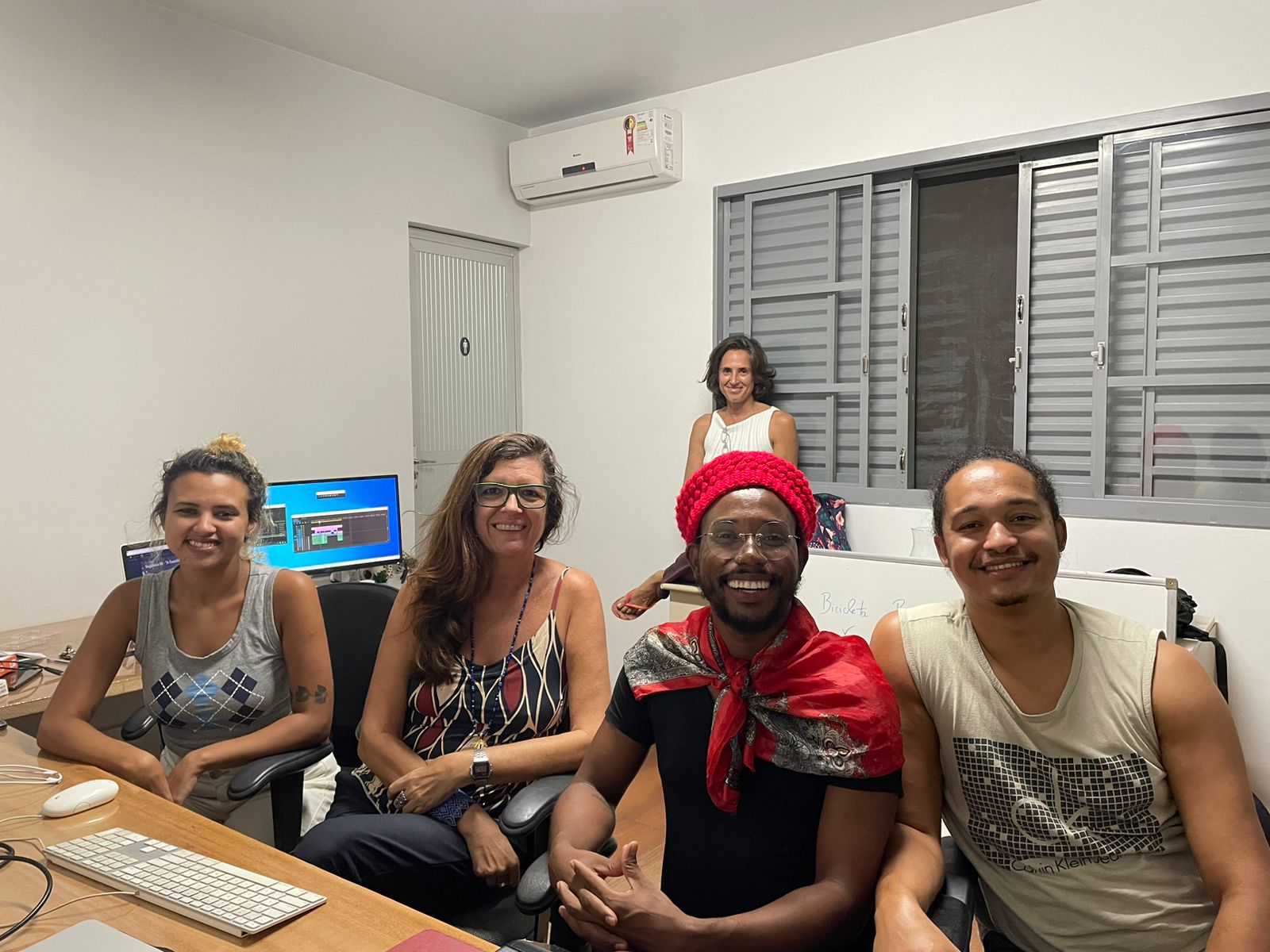 Luan e equipe de montagem